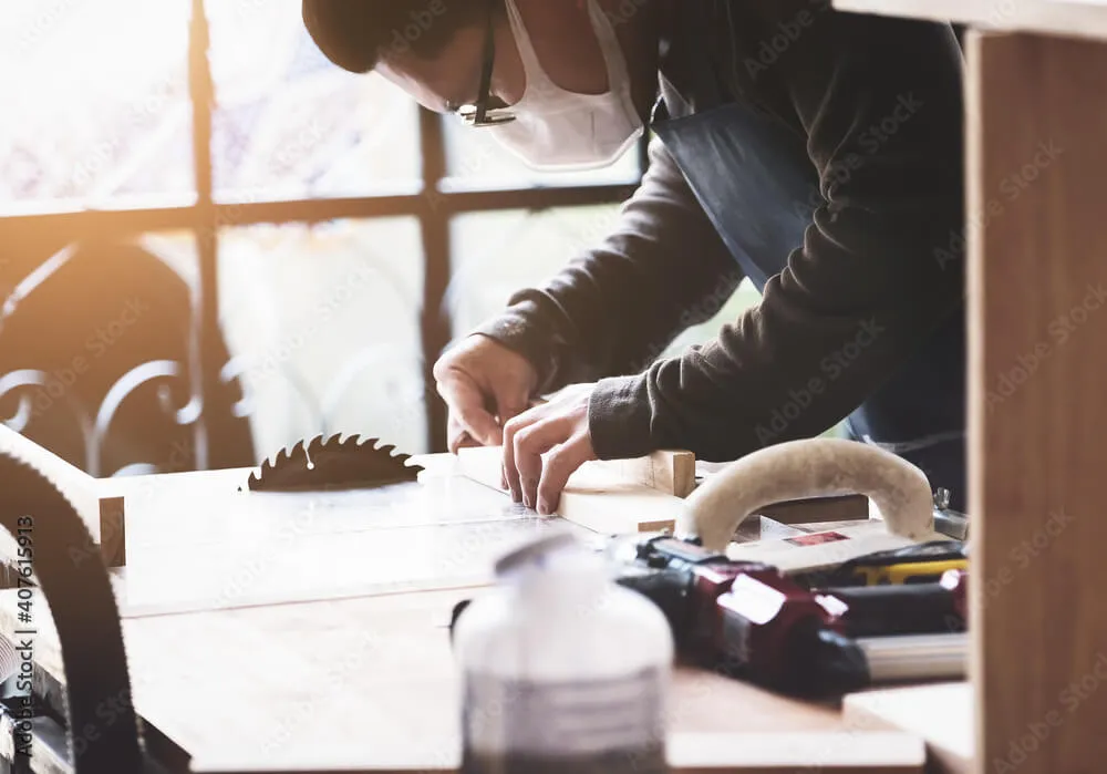 職人の真剣なまなざし